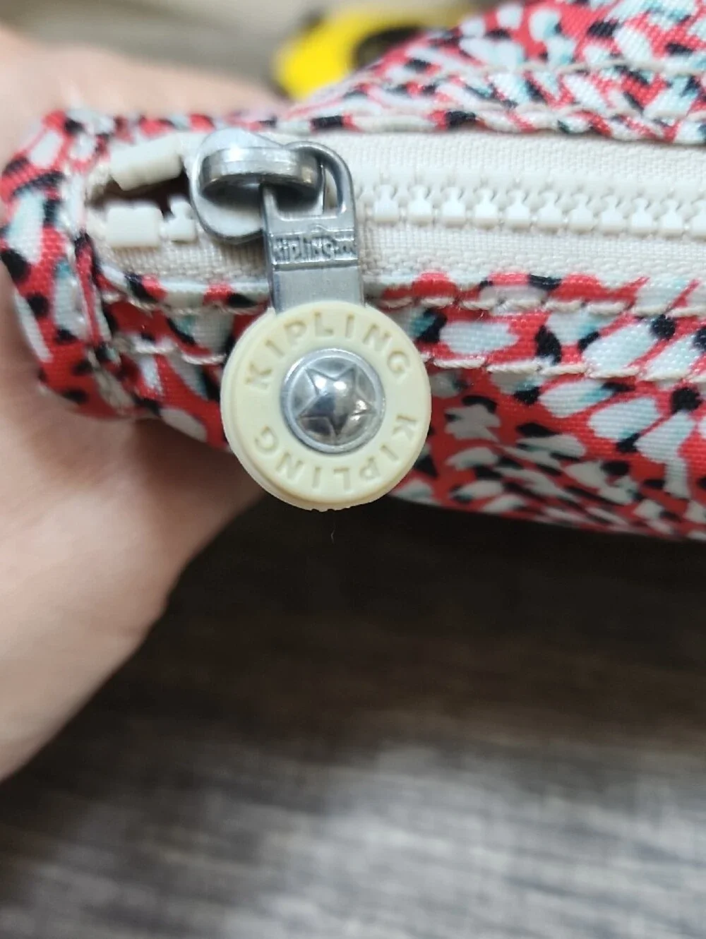 Kipling compact zip